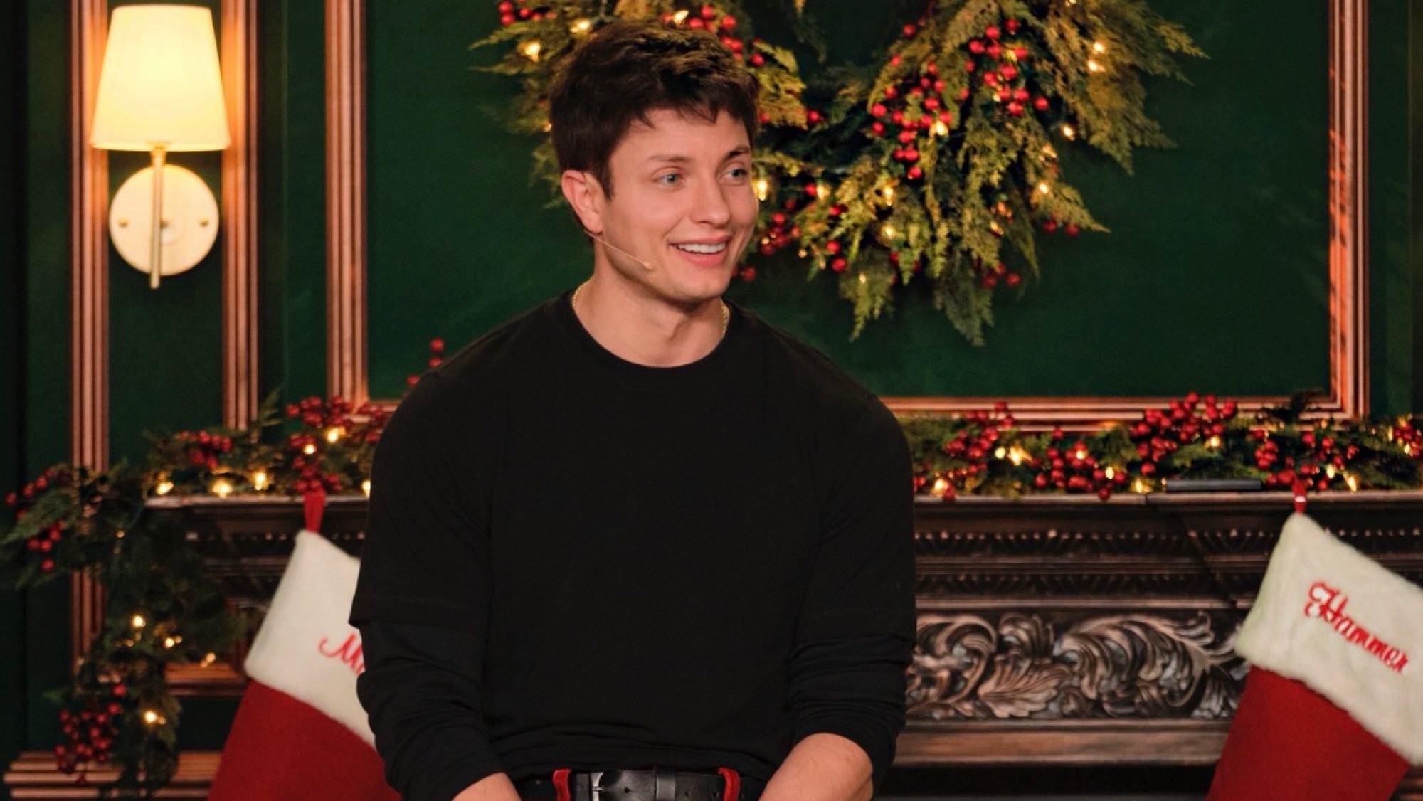 عرض Matt Rife: Unwrapped: A Christmas Crowd Work Special 2025 مترجم